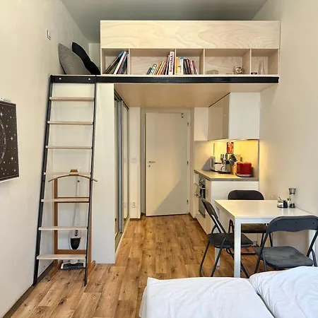 The Nest - Urban Loft In Karlin *