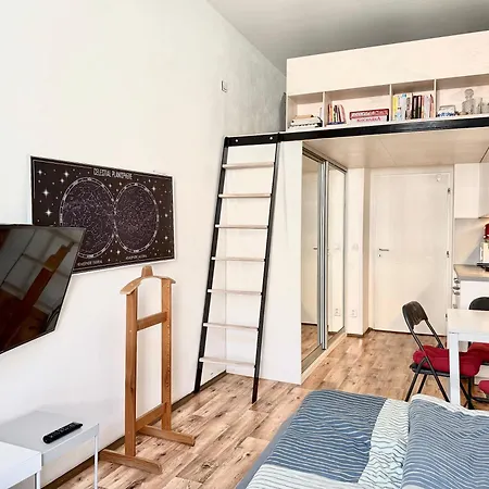 The Nest - Urban Loft In Karlin شقة براغ